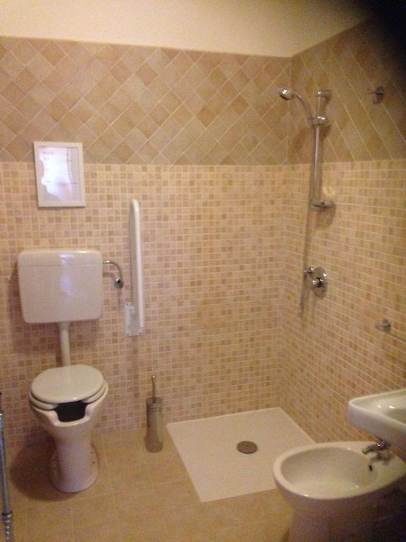 Perla Del Mare Affittacamere Campofelice Di Roccella Pokój zdjęcie